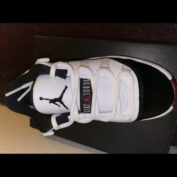 Air Jordan 11 Retro Low Concord Red P’s